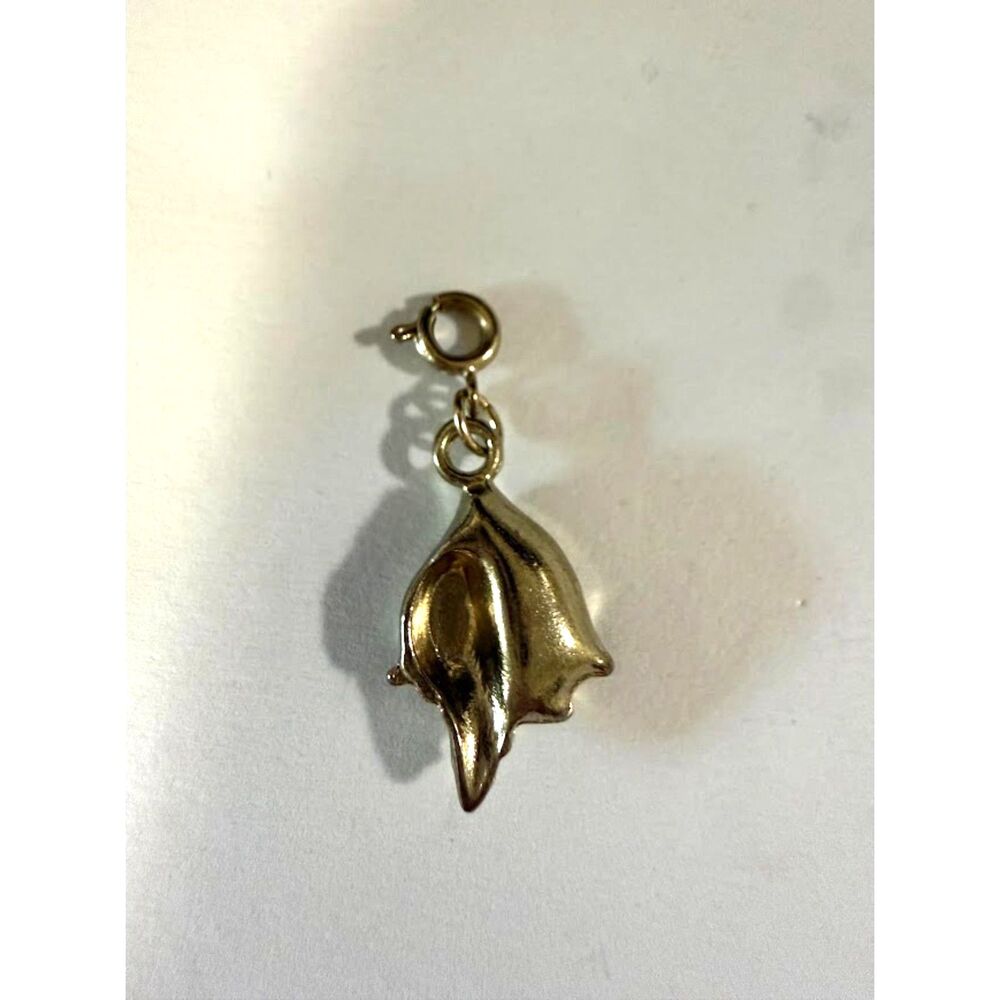 Sea Shell charm